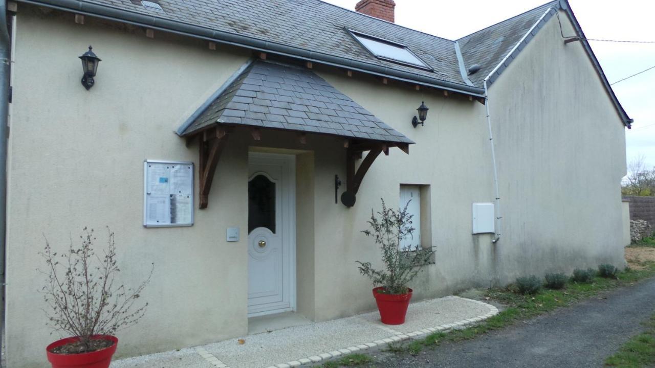 Chambre D'Hotes Mansardee Saint-Ouen-les-Vignes Екстериор снимка