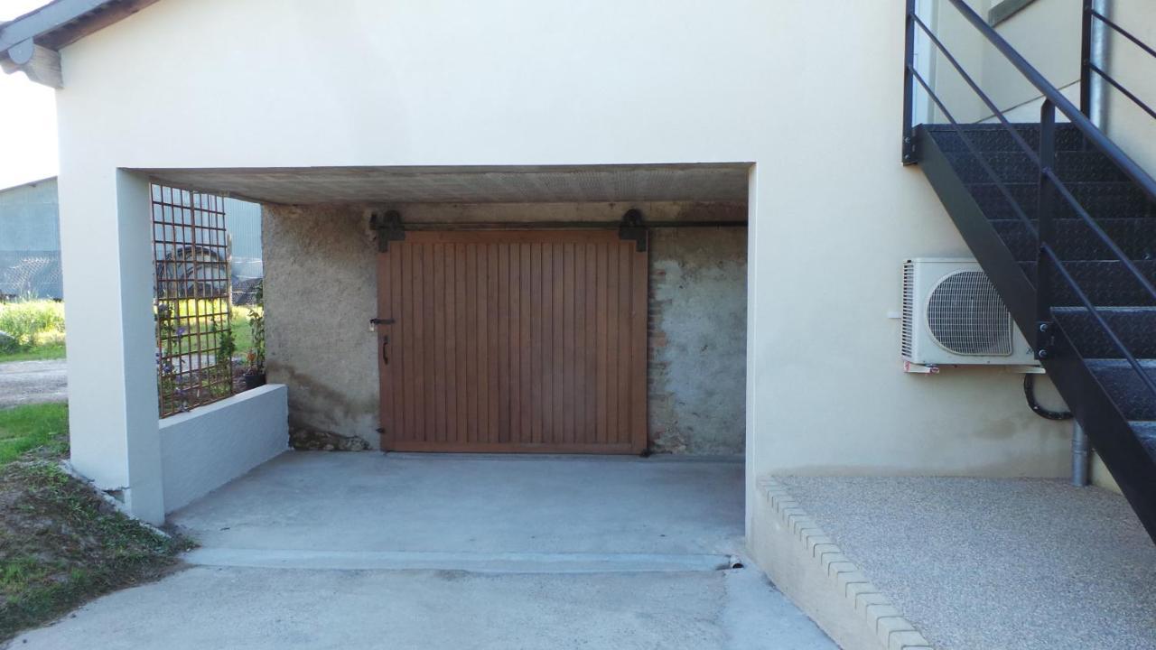 Chambre D'Hotes Mansardee Saint-Ouen-les-Vignes Екстериор снимка