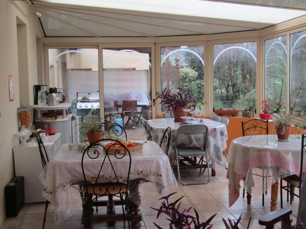 Chambre D'Hotes Mansardee Saint-Ouen-les-Vignes Екстериор снимка